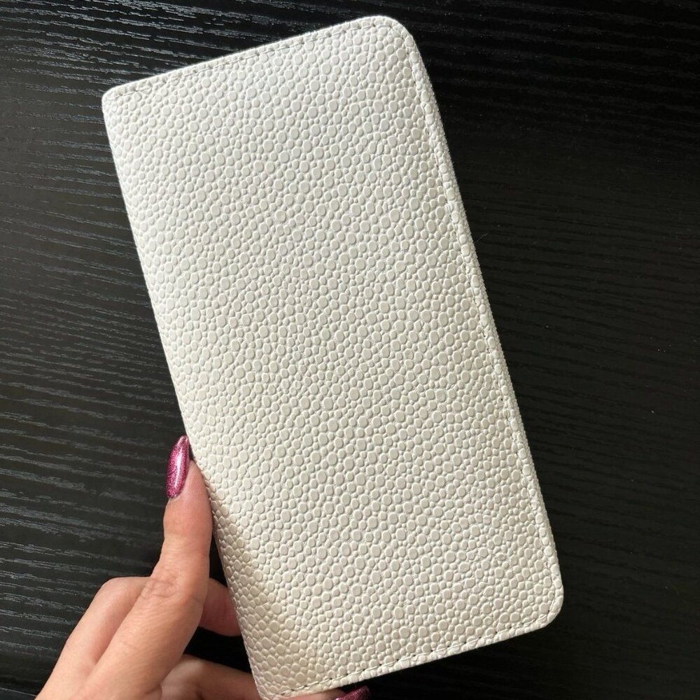 White Textured Fall Fashion Wallet